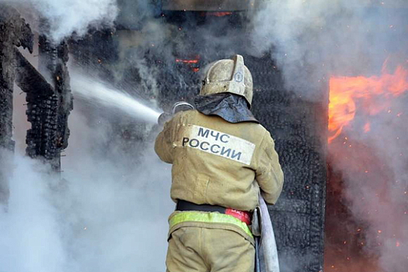 В Бековском районе в ночном пожаре пострадали люди