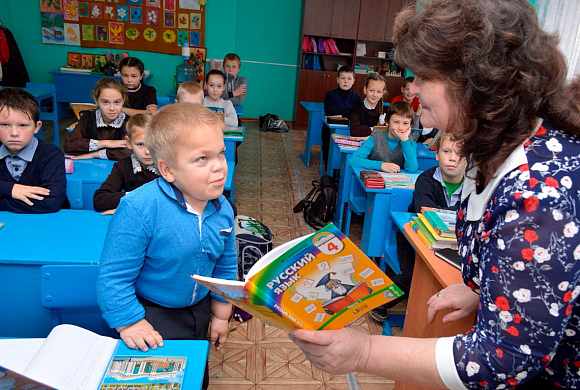 Любимец Нечаевской школы Кирилл Буйдин.||Фото В. Гришин Кирюша — наш герой! Он вытерпел все операции!