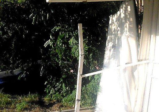 Фото||vk.com/penza_live/Алексей Алексеев В Пензе машина врезалась в остановку — очевидцы