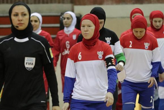 Футболистки пензенской «Лагуны-УОР» вышли на матч в хиджабах