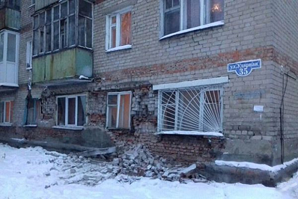Жильцов общежития на Ударной, 35 попросили освободить комнаты