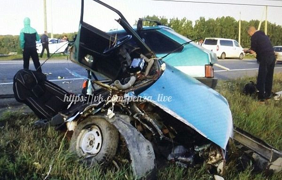 Фото||https://vk.com/penza_live Появились жуткие фото с места аварии под Пензой