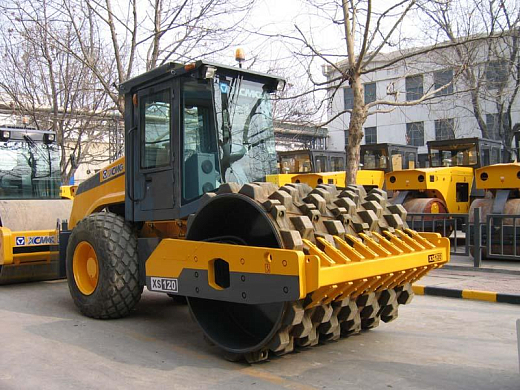 Фото||delotehnika.ru В Пензенской области водитель катка насмерть задавил дорожного рабочего