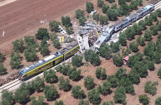 При столкновении двух поездов в Италии погибли 20 человек