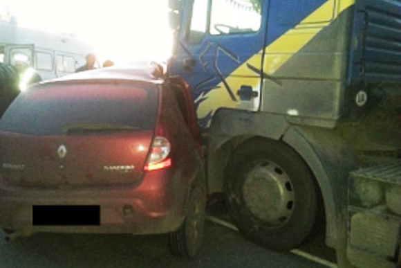 Фото||58.mchs.gov.ru В Пензенской области легковушка столкнулась с фурой, 41-летняя женщина погибла