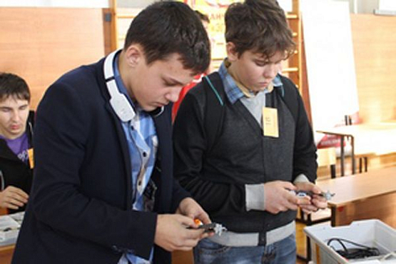 Пензенские школьники готовятся к соревнованиям по робототехнике в специальном лагере