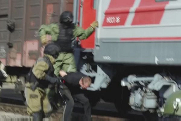В Пензенской области пассажиров поезда спасли от «террористов»