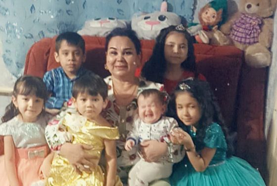 Семья из Узбекистана стала гражданами России