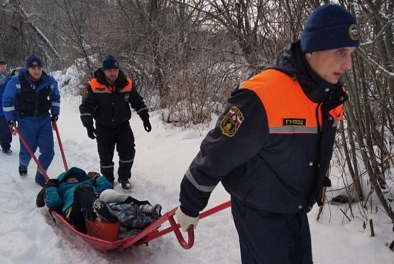 Пензенские спасатели помогли лыжнице выбраться из леса