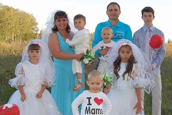 В Пензе после страшного диагноза отцу семья решилась на 7 ребенка