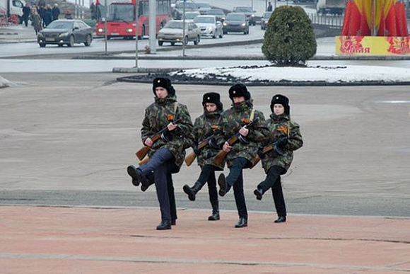 Фото||penza-gorod.ru За март в акции «Пост №1» приняли участие ученики 12 школ