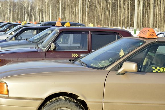 Фото||Владимир ГРИШИН Пензенским таксистам придется выучить английский