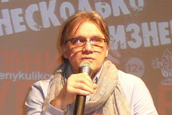 Фото||автора, Видео: youtube.com/Евгений Куликов Банк назвал условия доставки в Пензу костюма Майкла Джексона