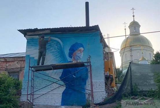 Белозерцев обещал разобраться в истории уничтоженного граффити с медиком-ангелом