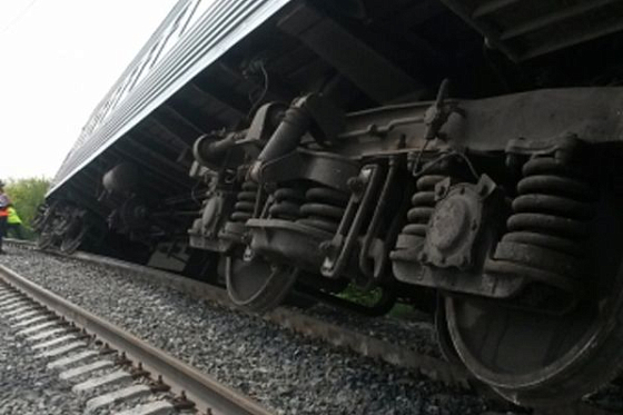 Пассажиров поезда, сошедшего с рельсов в Мордовии, отправили в Пензу