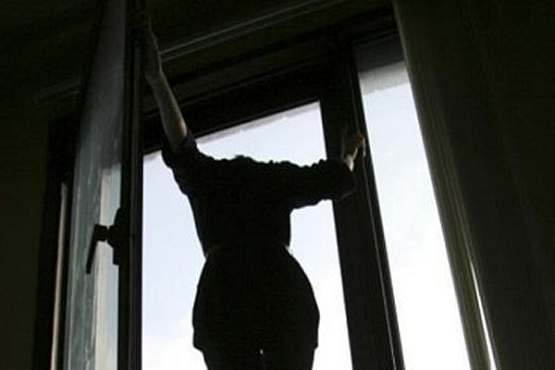 В Сочи 24-летняя пензячка выбросилась с балкона 10 этажа