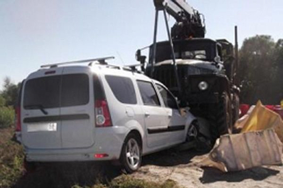 Фото||58.mchs.gov.ru В Городищенском районе «Лада» столкнулась с «Уралом»