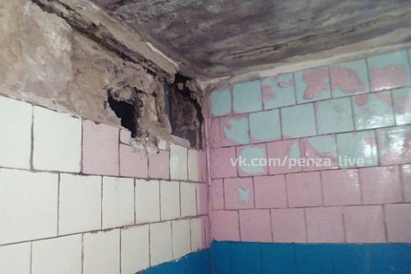 В Пензе в квартире на ул. Ульяновской, 13 рушатся стены