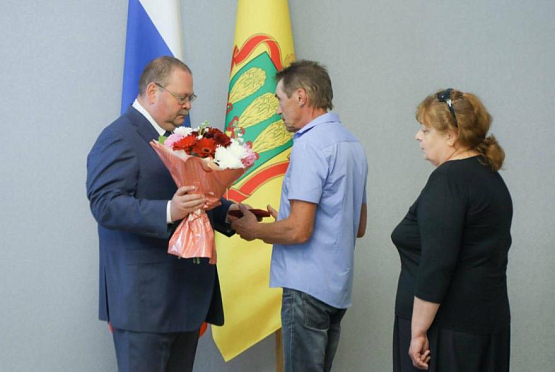 Мельниченко передал Ордена Мужества родственникам погибших в спецоперации пензенцев