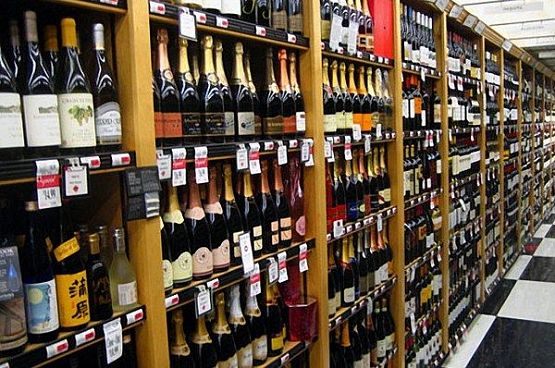 Магазины могут обязать проверять подлинность акцизных марок на алкоголь