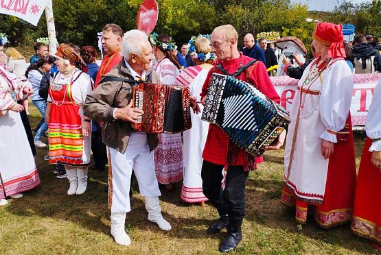 Фестиваль мордовской культуры «Вастома» состоялся в Шемышейке