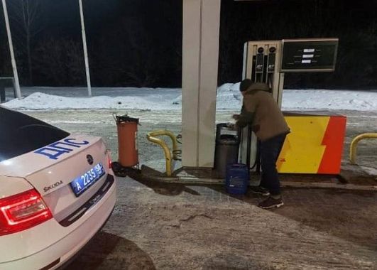 В Пензенской области сотрудники Госавтоинспекции помогли застрявшему водителю фуры