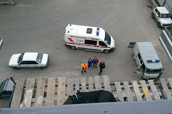 В Пензе спасатели сняли строителя с высоты 8 метров