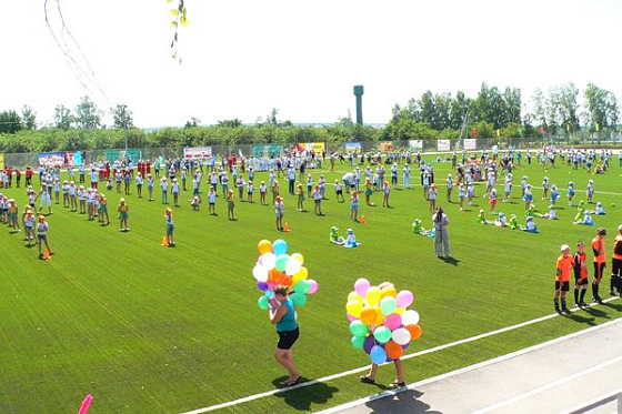 В Грабово открыли первый в Бессоновском районе современный футбольный стадион «ГРАЗ-Арена»