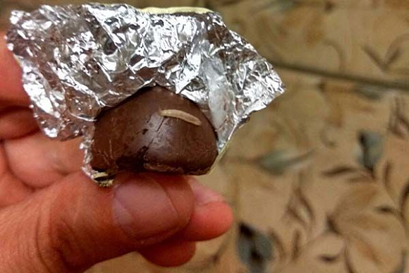 Фото||vk.com/black_pnz Пензенцу в магазине продали червяков в конфетах «с именем бывшей»