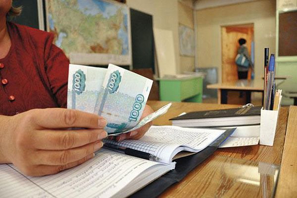 И. Белозерцев пригрозил увольнением директорам школ за поборы с родителей