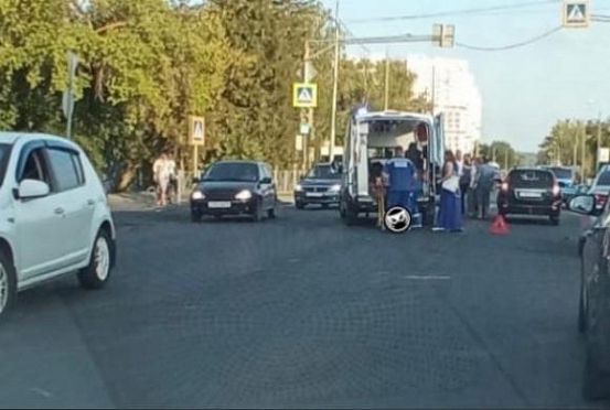 В Пензе на Измайлова автомобиль ВАЗ сбил девочку-подростка