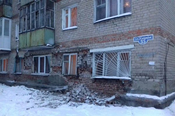 В Пензе стена общежития на ул. Ударной обрушилась частично