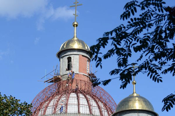 В Спасском кафедральном соборе Пензы до холодов вставят окна и покроют крышу