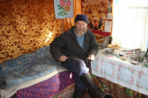 Фото||Мария ВОЛКОВА Под Никольском замерзает отшельник из несуществующего села