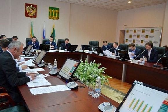 Фото||penza-gorod.ru Виктор Кувайцев отчитался перед депутатами