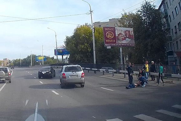 В Пензе у ТЦ «Суворовский» на «зебре» сбили пешехода