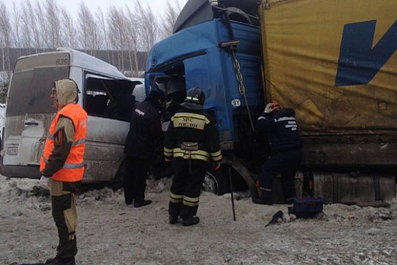 Фото||mchs.gov.ru После автокатастрофы под Пензой МЧС открыло «горячую линию»