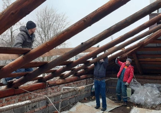 В Пензе на Воровского, 31 начали ремонтировать крышу
