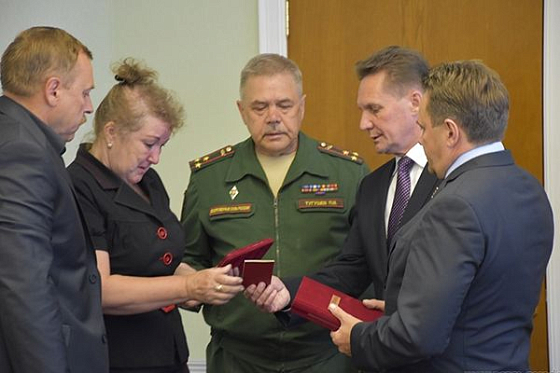 В Пензе родителям Павла Казаченкова передали орден погибшего сына