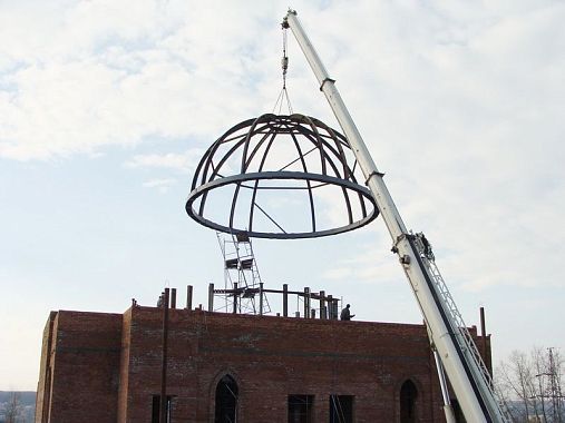 В Пензе возвели основной купол строящейся Соборной мечети
