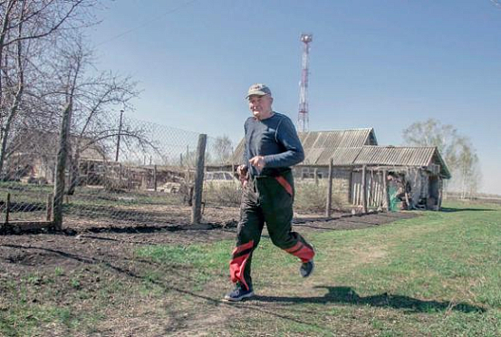 82-летний житель Тамалинского района пробегает по 4 км в день