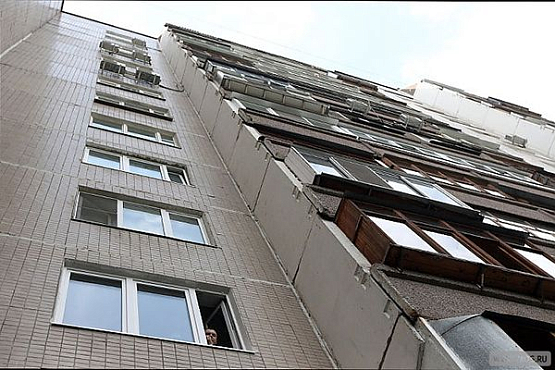 На ул. Бородина пензячка выпрыгнула из окна 8 этажа