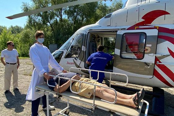 В Пензенскую горбольницу на вертолете доставили пациентов из Нижнего Ломова