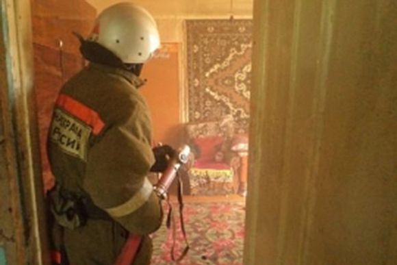 Пожар в квартире на ул. Ухтомского в Пензе тушили 17 спасателей