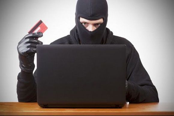 Фото||sakvojag.net Пензячка попалась на удочку мошенников, продавая платье в Интернете