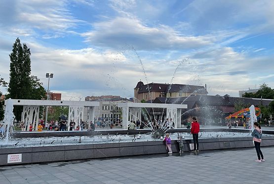 В Пензе главный городской фонтан начали заполнять водой