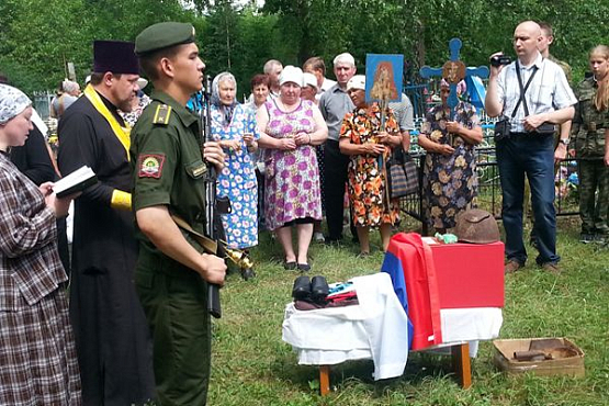 В Иссинском районе перезахоронили останки красноармейца Ивана Родичева