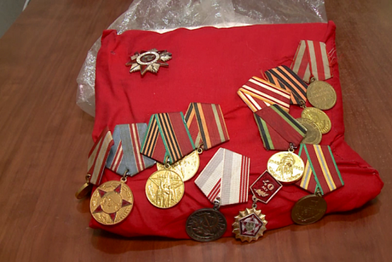 В Сердобске двое мужчин украли медали и орден Отечественной войны