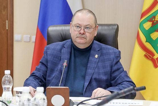 Мельниченко поручил ускорить открытие асфальтобетонного завода