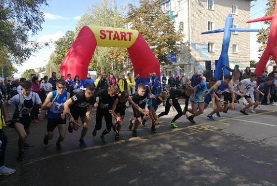 В Кузнецке прошла легкоатлетическая эстафета на призы губернатора